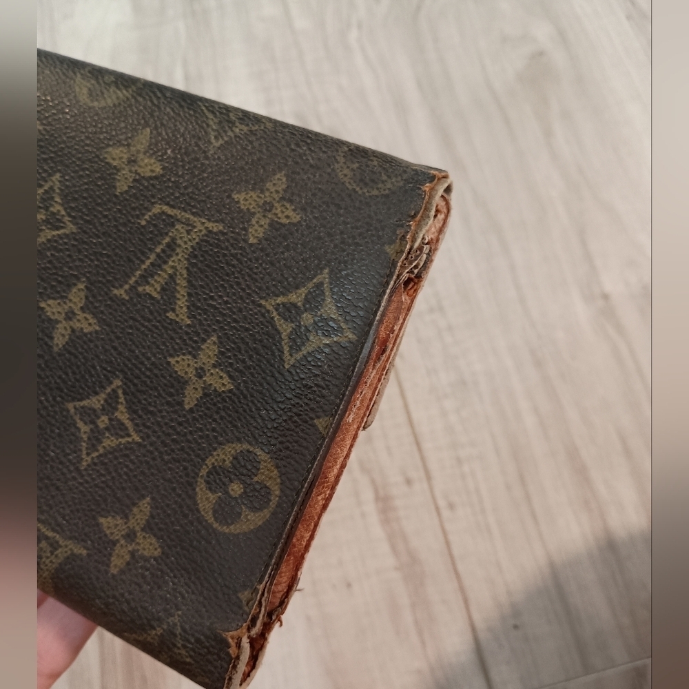 Louis Vuitton Monogram Sarah Long Trifold Wallet - Picture 3 of 14